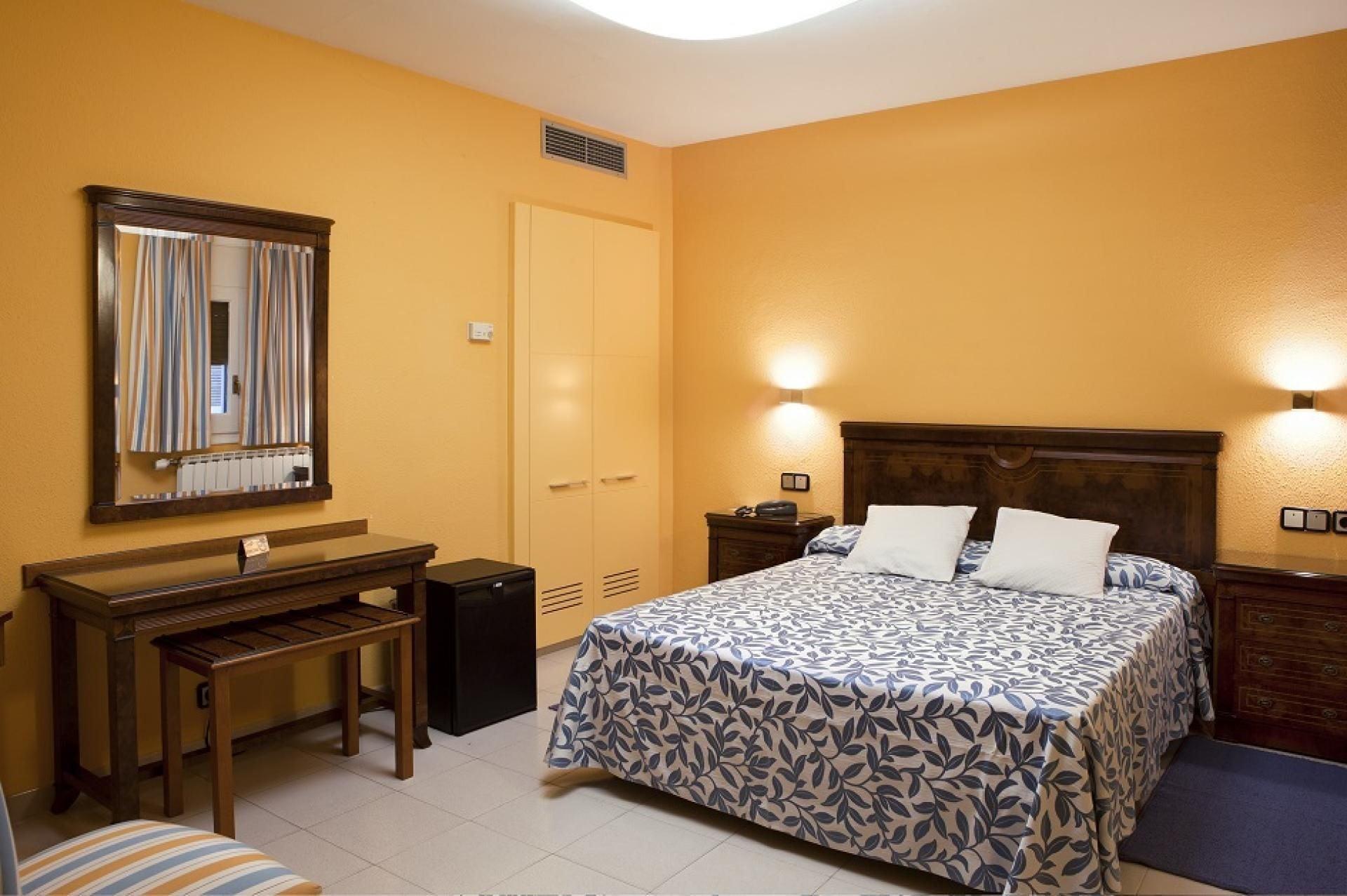 Hotel Rovira Камбрілс Екстер'єр фото