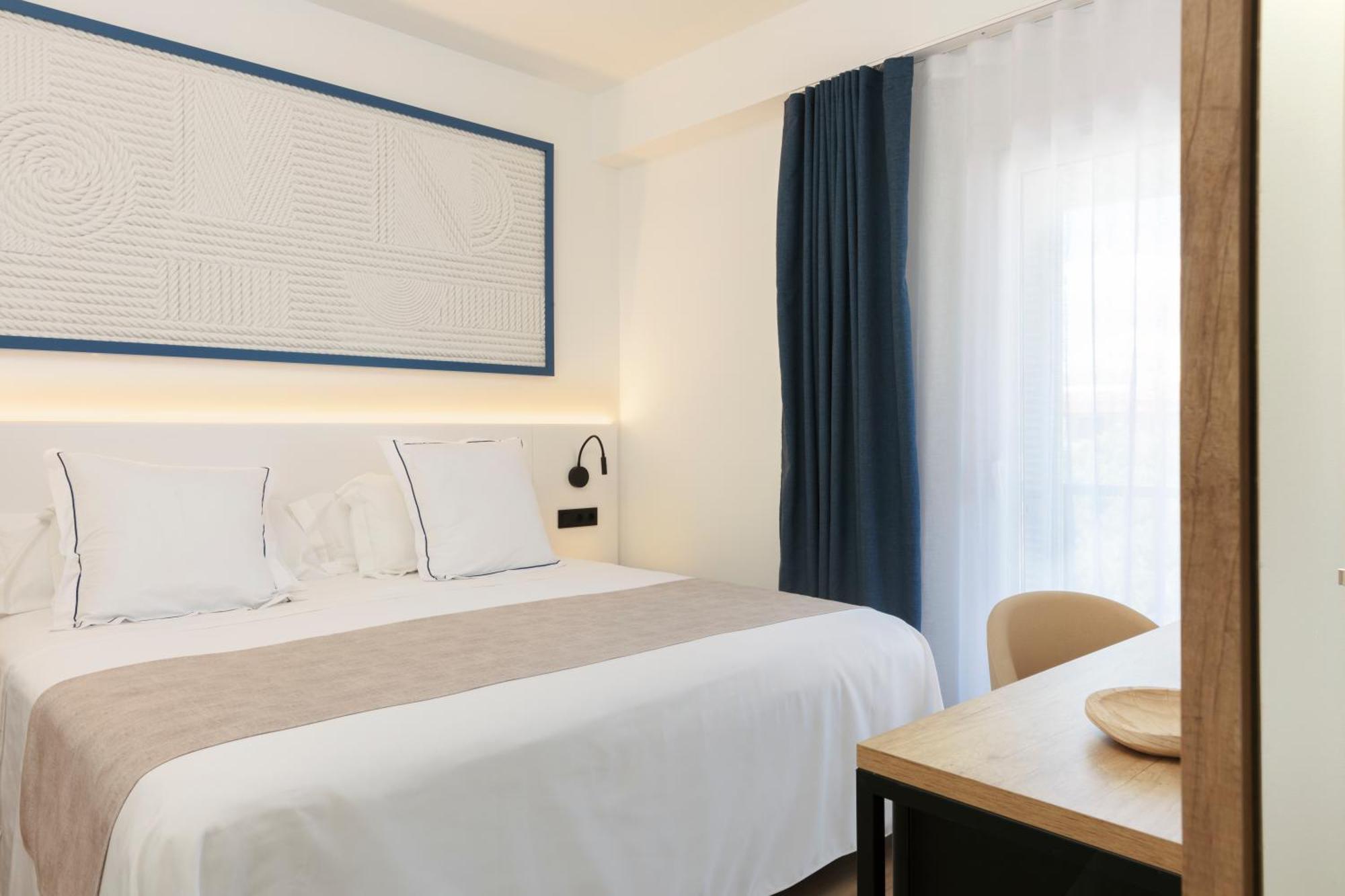 Hotel Rovira Камбрілс Екстер'єр фото