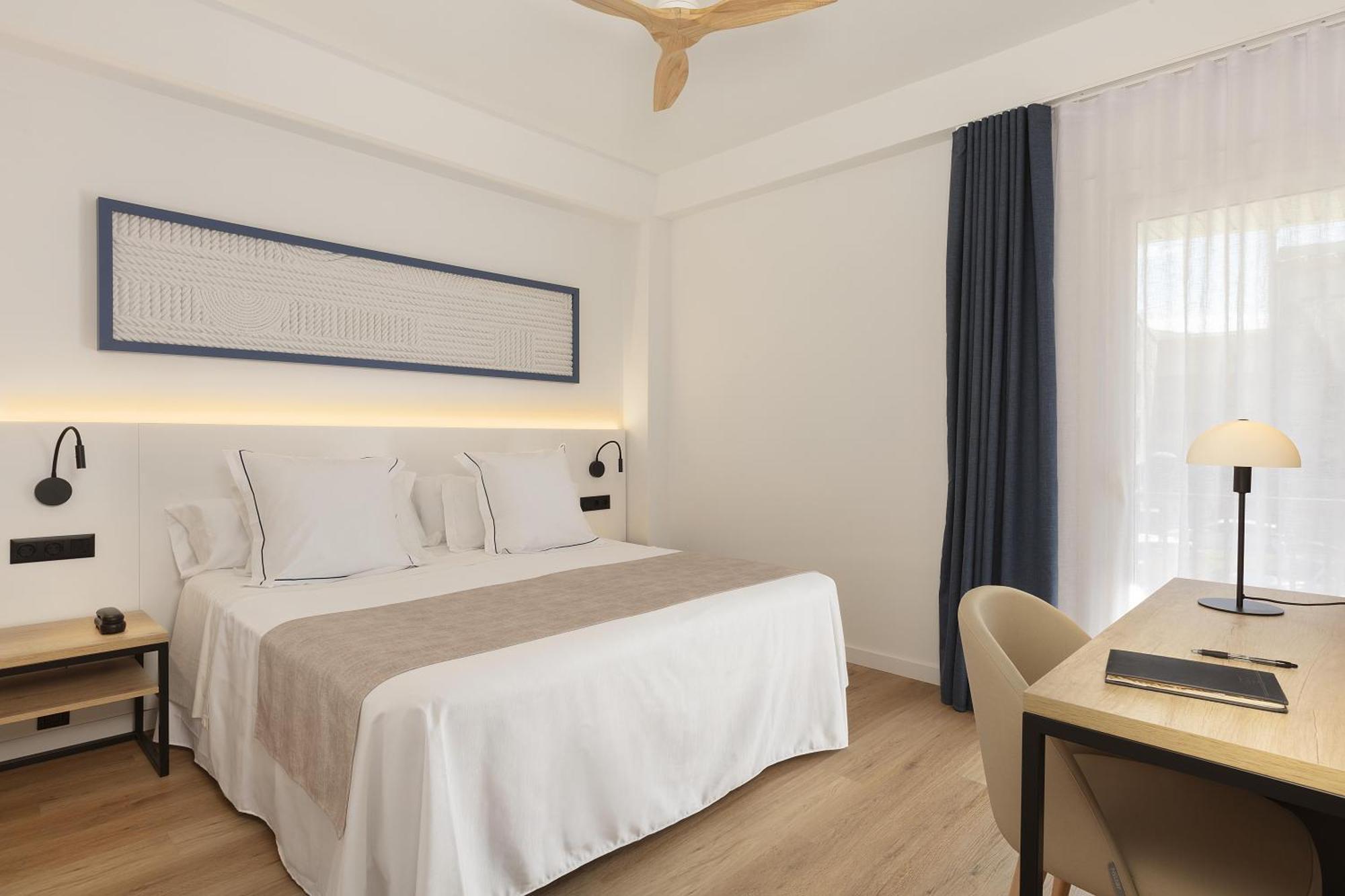 Hotel Rovira Камбрілс Екстер'єр фото