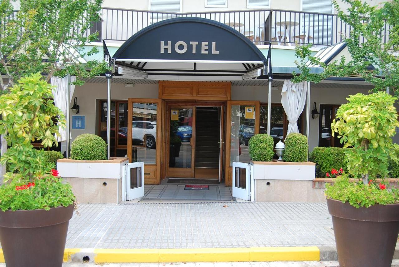 Hotel Rovira Камбрілс Екстер'єр фото